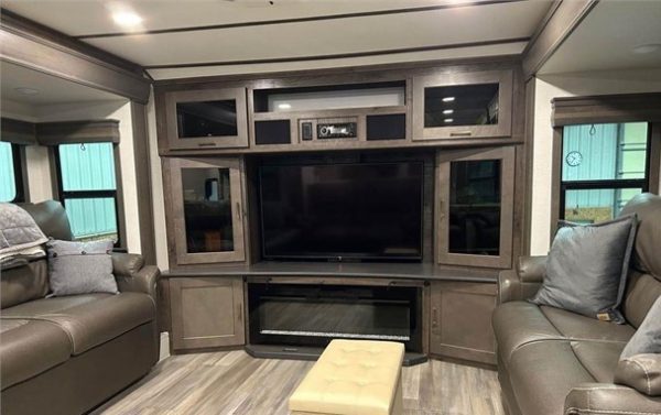 2021 ALLIANCE RV PARADIGM 385FL - Image 3