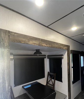 2021 HEARTLAND BIGHORN TRAVELER 38FL - Image 9