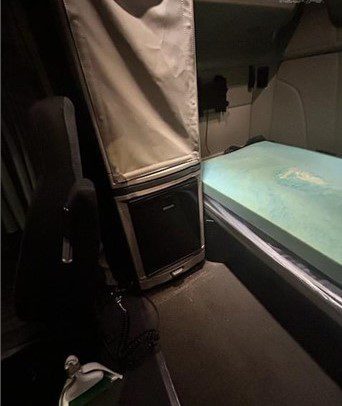 2019 Peterbilt 579 - Image 12