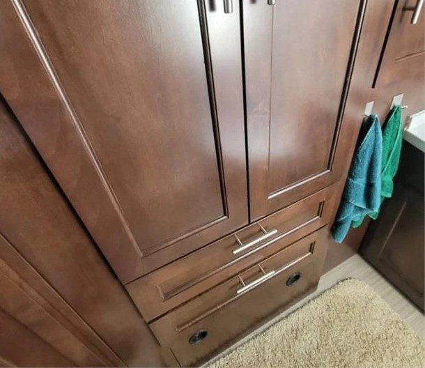 2021 REGENCY RV ULTRA BROUGHAM MB - Image 14