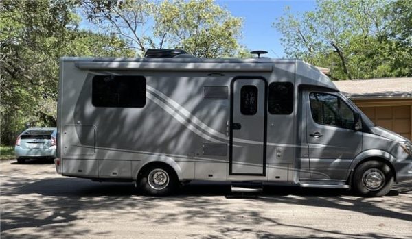 2015 LEISURE TRAVEL VANS UNITY 24IB - Image 4