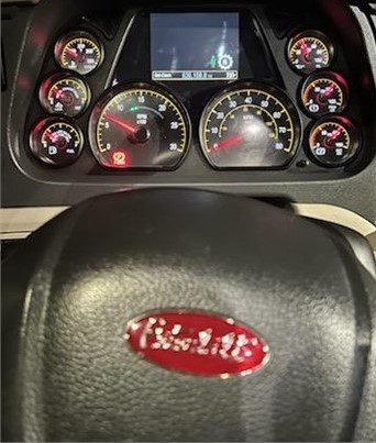 2019 Peterbilt 579 - Image 5
