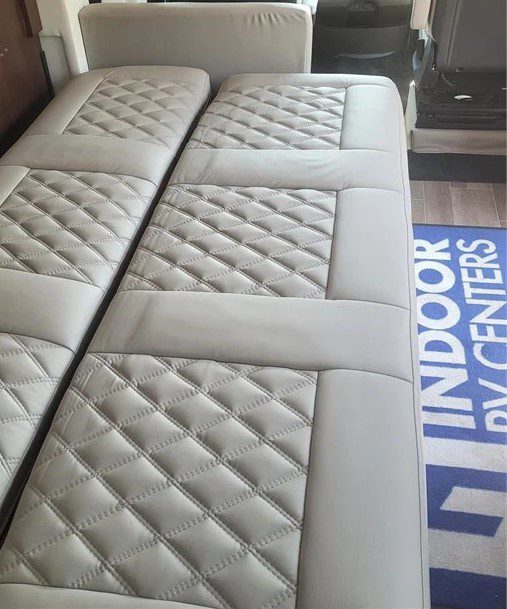 2021 REGENCY RV ULTRA BROUGHAM MB - Image 8