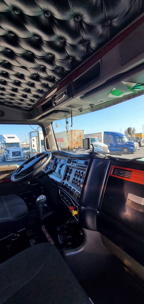 2009 Kenworth W900 Classic - Image 7