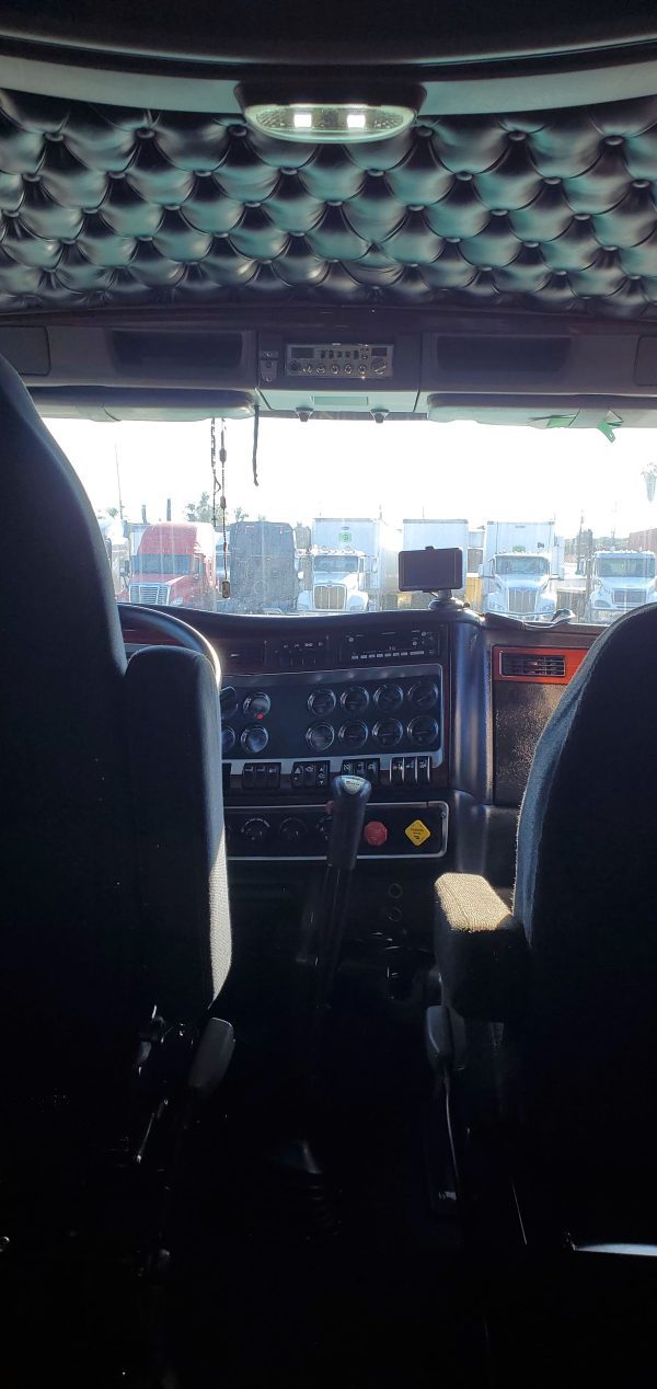 2009 Kenworth W900 Classic - Image 9