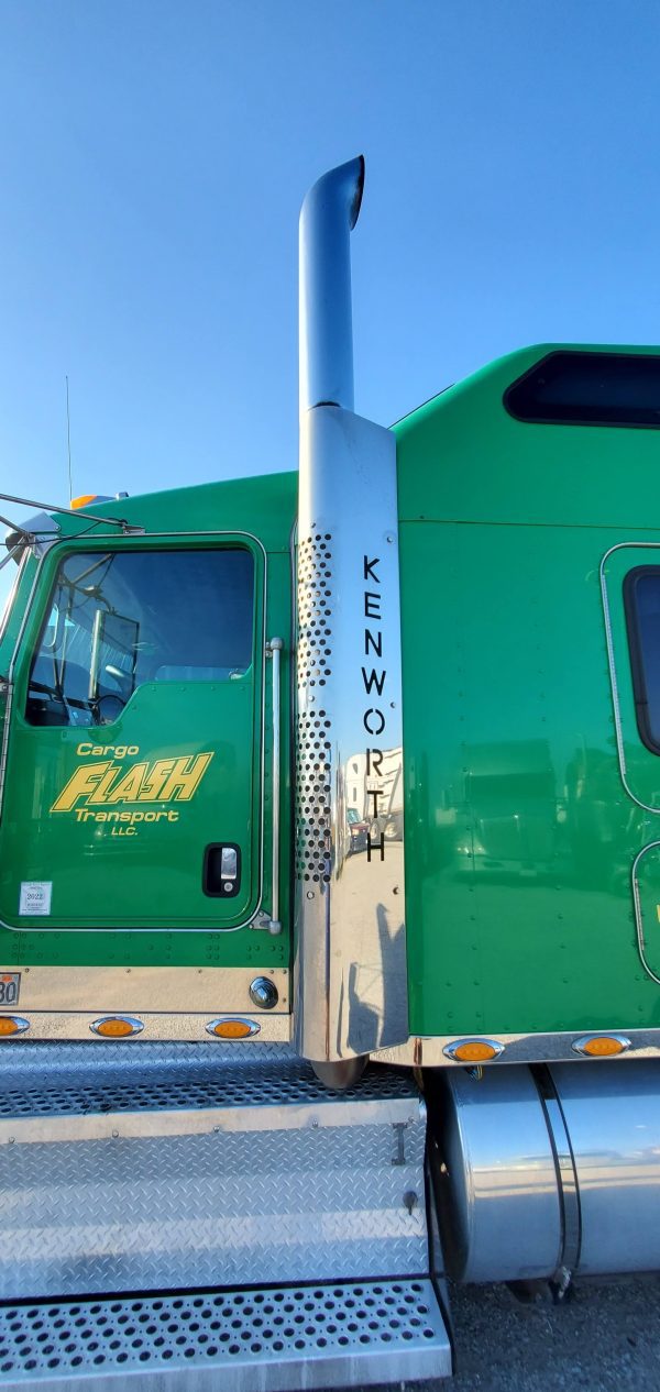2009 Kenworth W900 Classic - Image 30