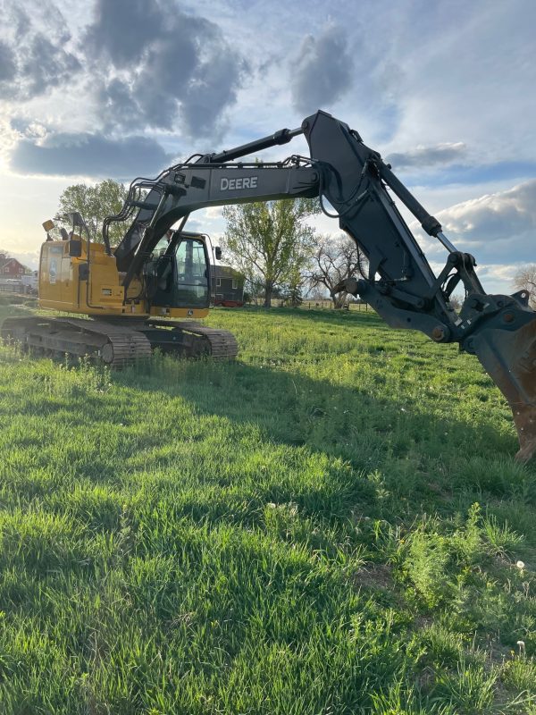 2021 John Deere 245G - Image 5