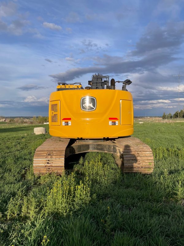 2021 John Deere 245G - Image 7
