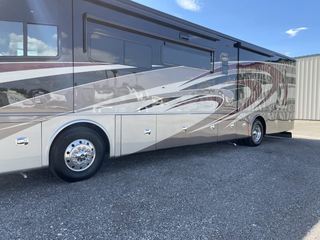 2021 Tiffin Phaeton IH - Image 2