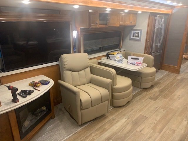 2021 Tiffin Phaeton IH - Image 6