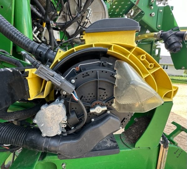2011 John Deere 1770NT 16 row 30 - Image 9