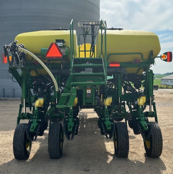 2011 John Deere 1770NT 16 row 30 - Image 22