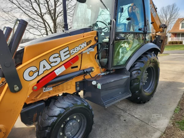 2018 Case 580N EP - Image 2