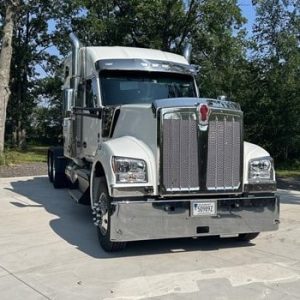 2021 Kenworth W990