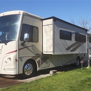 2017 WINNEBAGO VISTA LX 35F