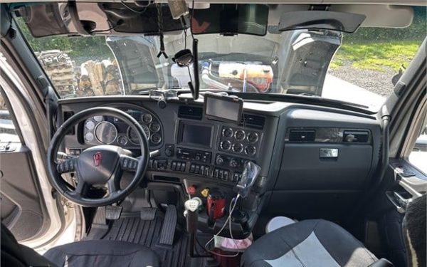 2021 Kenworth W990 - Image 14