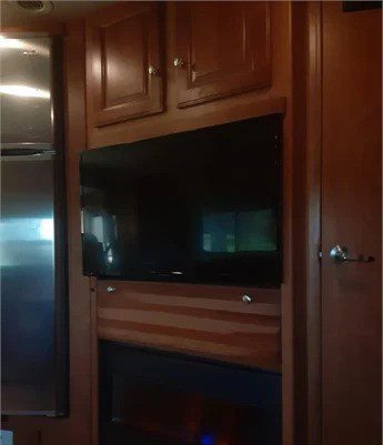 2017 WINNEBAGO VISTA LX 35F - Image 18