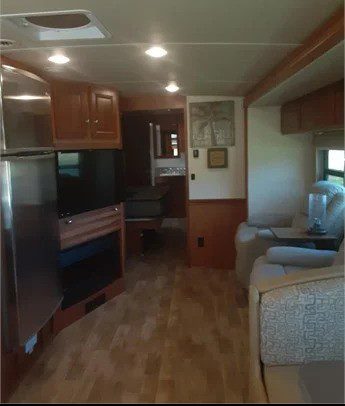 2017 WINNEBAGO VISTA LX 35F - Image 19