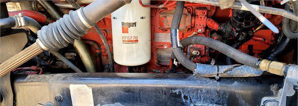 2016 Kenworth T660 & 2013 53ft. Utility Trailer - Image 2