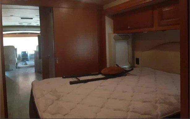 2017 WINNEBAGO VISTA LX 35F - Image 21