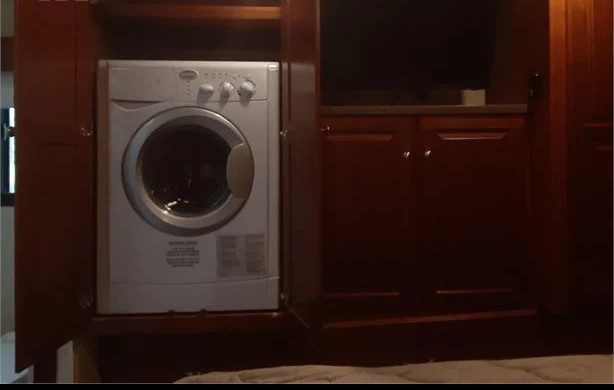 2017 WINNEBAGO VISTA LX 35F - Image 22