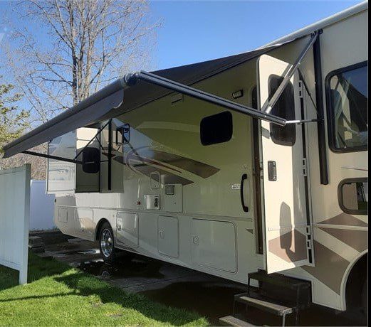 2017 WINNEBAGO VISTA LX 35F - Image 6