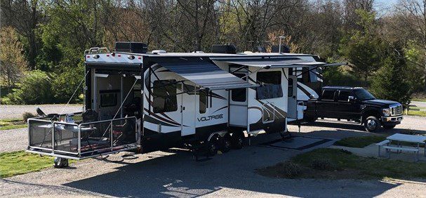 2015 DUTCHMEN VOLTAGE EPIC 3895