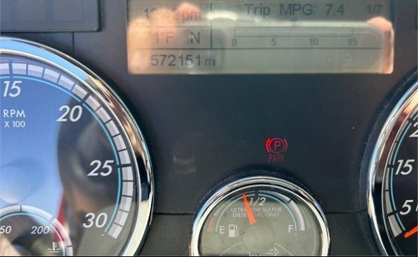 2017 FREIGHTLINER CASCADIA 125 - Image 5