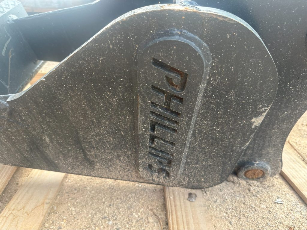 2023 Caterpillar 420 Backhoe - Image 6