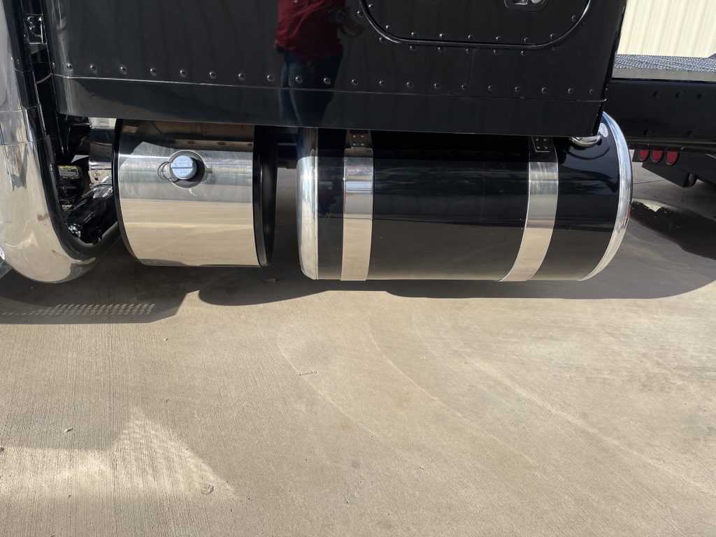 2014 Peterbilt 389 - Image 9