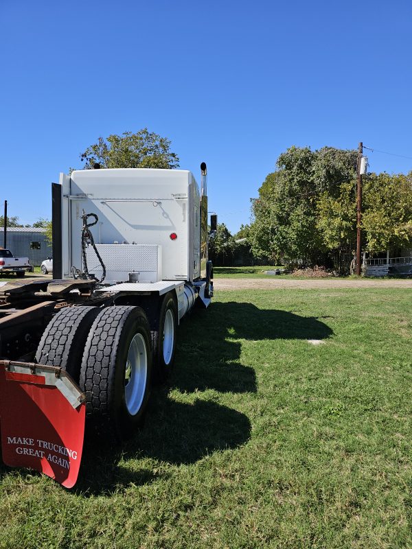 2014 Kenworth W900 - Image 9