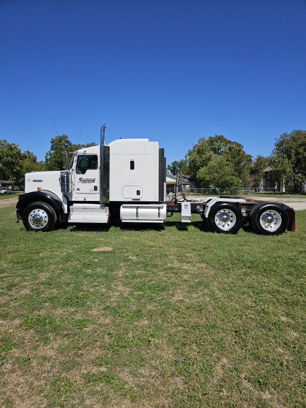 2014 Kenworth W900 - Image 10