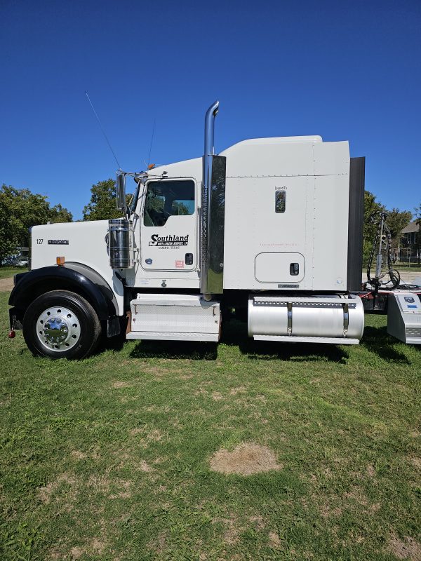2014 Kenworth W900 - Image 11
