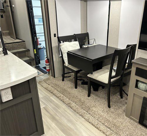 2022 COACHMEN CHAPARRAL 298RLS - Image 10