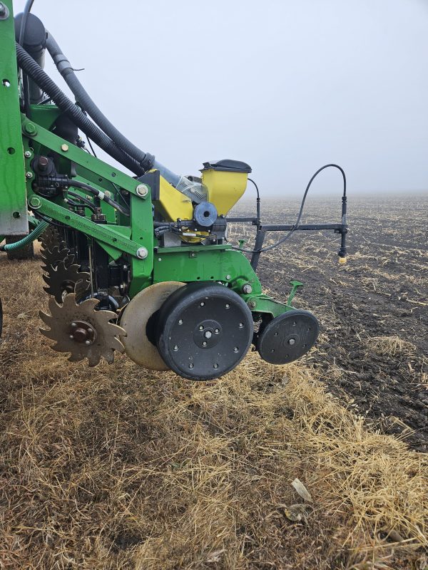 2011 John Deere DB 60 Planter - Image 13