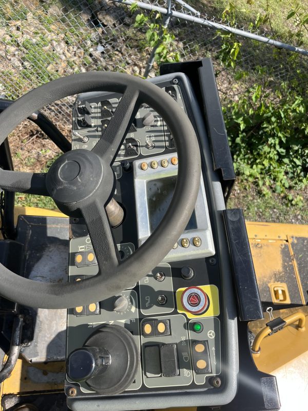 2012 Cat 1055e Model Track Paver - Image 2