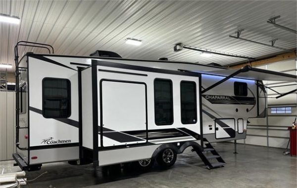 2022 COACHMEN CHAPARRAL 298RLS - Image 2