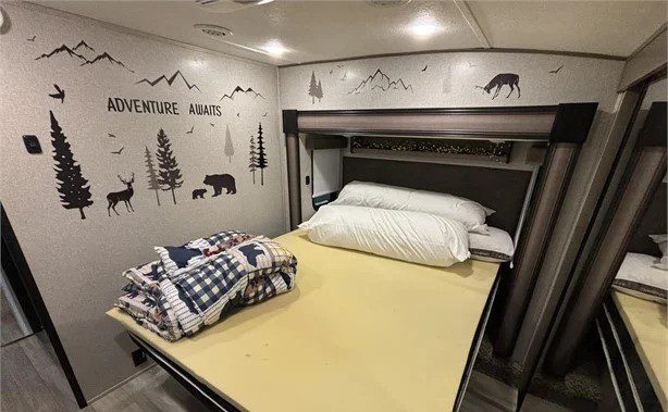 2022 COACHMEN CHAPARRAL 298RLS - Image 6