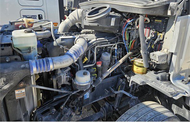 2017 KENWORTH T680 - Image 9