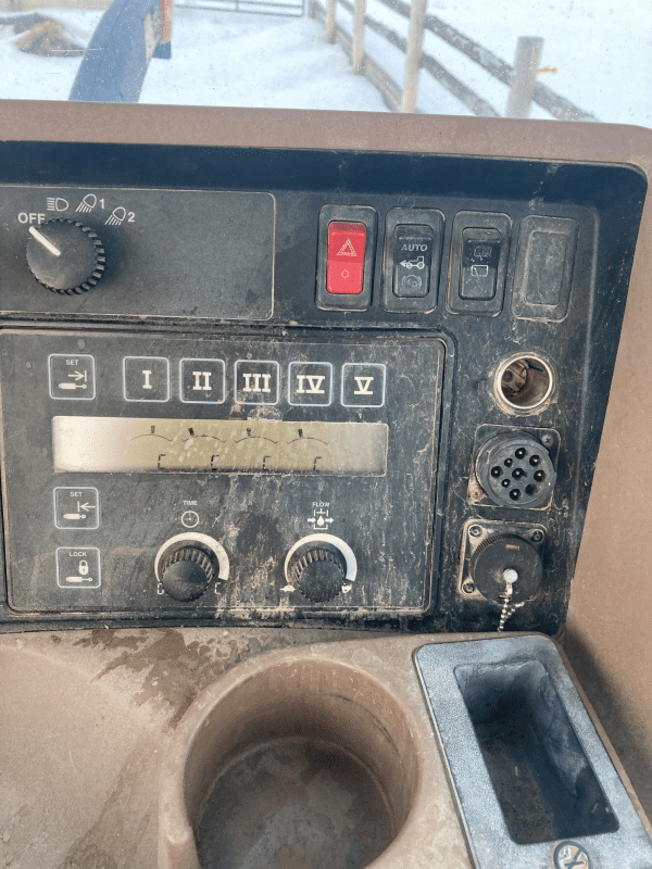 2005 John Deere 8220 - Image 7