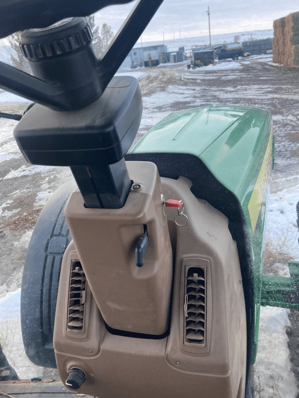 2005 John Deere 8220 - Image 9