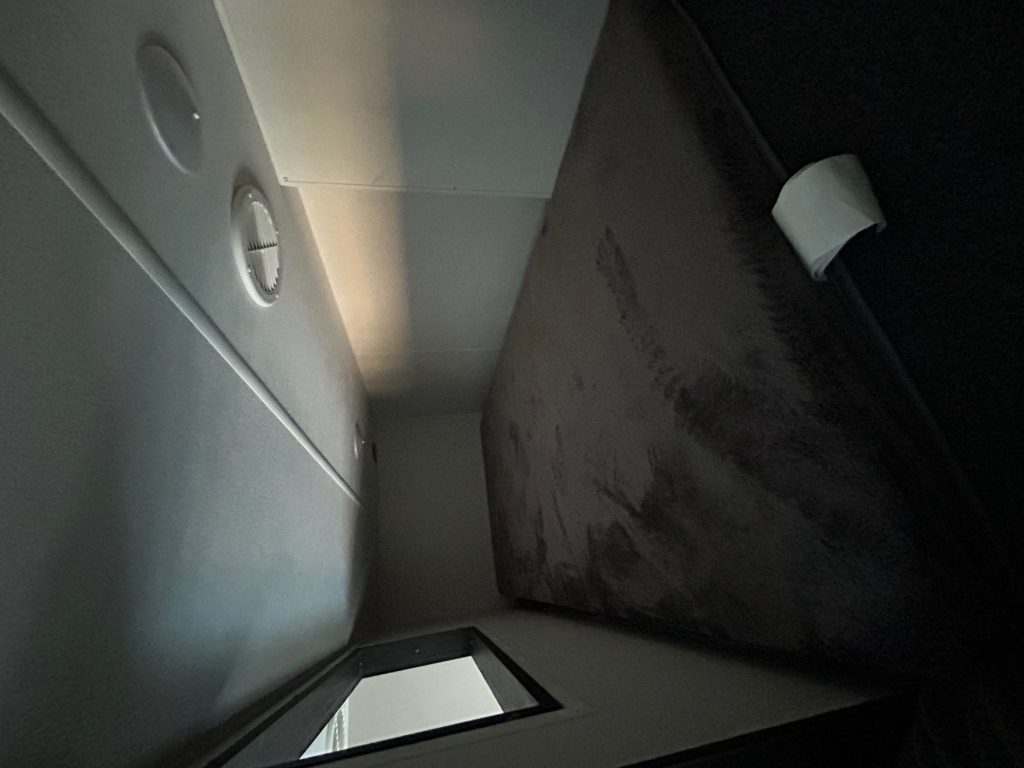 2024 HEARTLAND CYCLONE 4270 & 2017 Ram 3500 Laramie DRW - Image 18