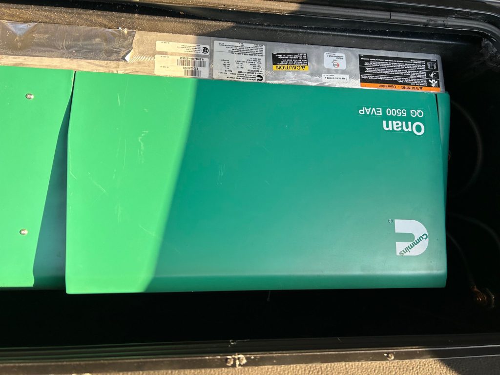 2024 HEARTLAND CYCLONE 4270 & 2017 Ram 3500 Laramie DRW - Image 24