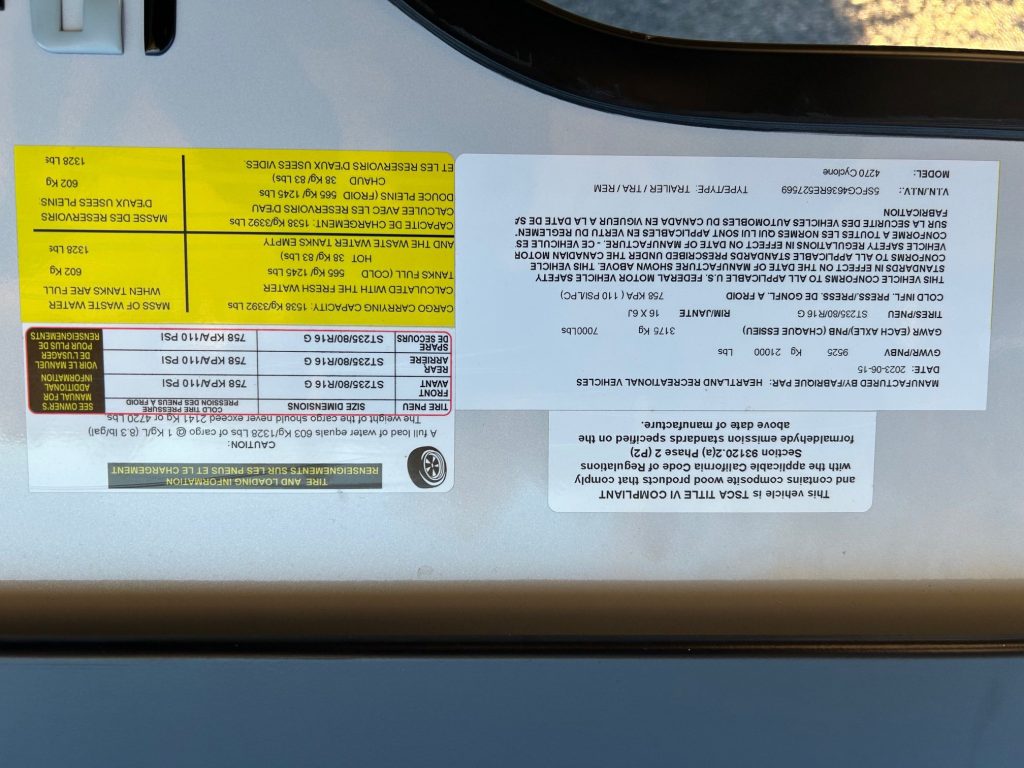 2024 HEARTLAND CYCLONE 4270 & 2017 Ram 3500 Laramie DRW - Image 27