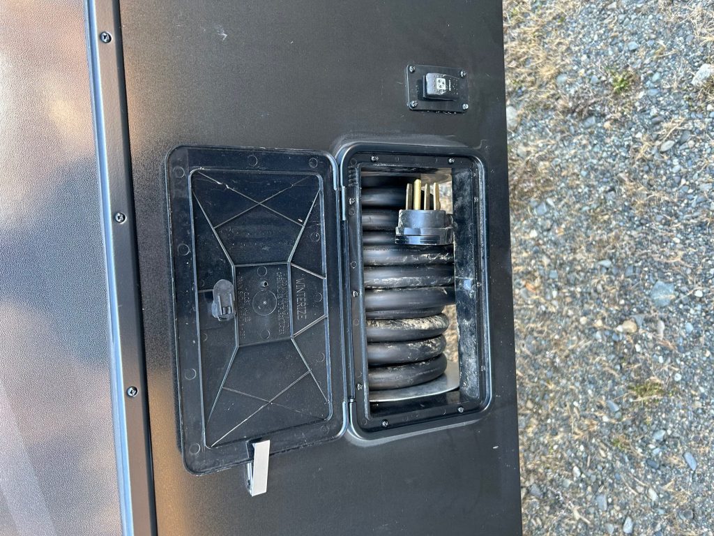 2024 HEARTLAND CYCLONE 4270 & 2017 Ram 3500 Laramie DRW - Image 30