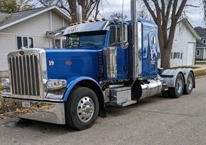2023 PETERBILT 389
