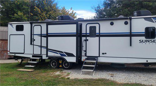 2021 CROSSROADS SUNSET TRAIL SUPER LITE 331BH - Image 2