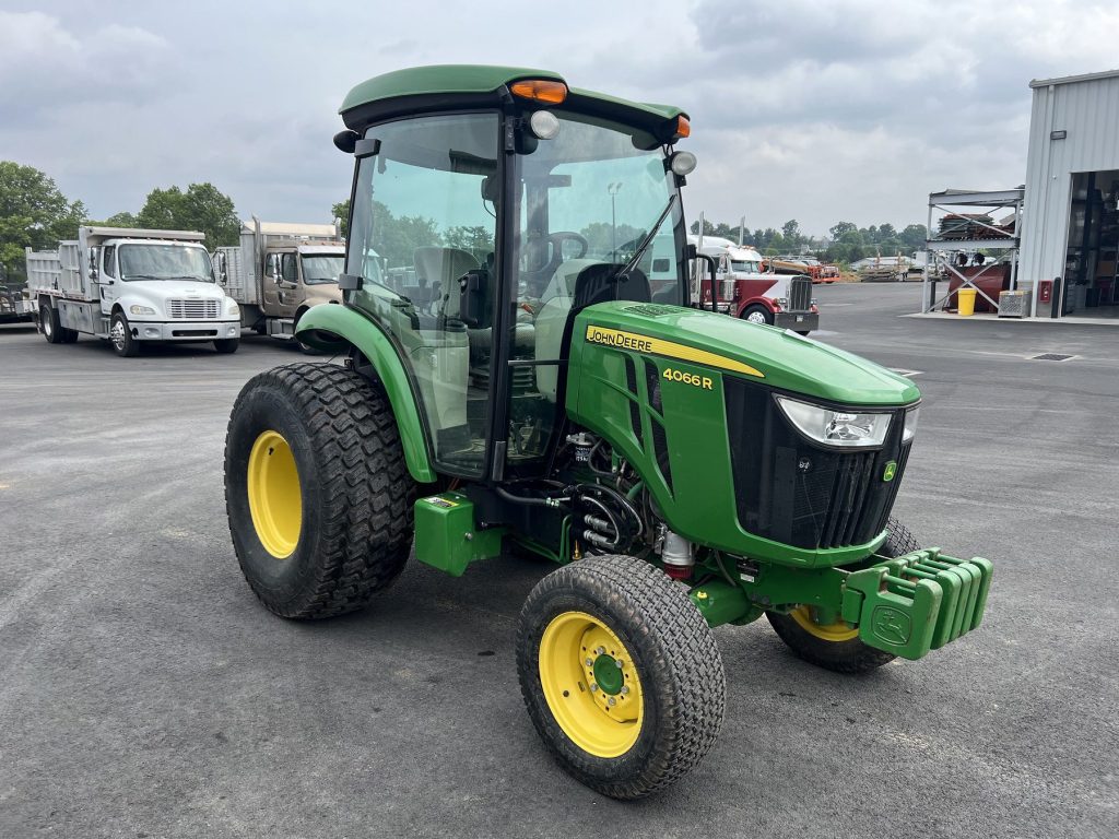 JD 4066R Tractor - Image 2
