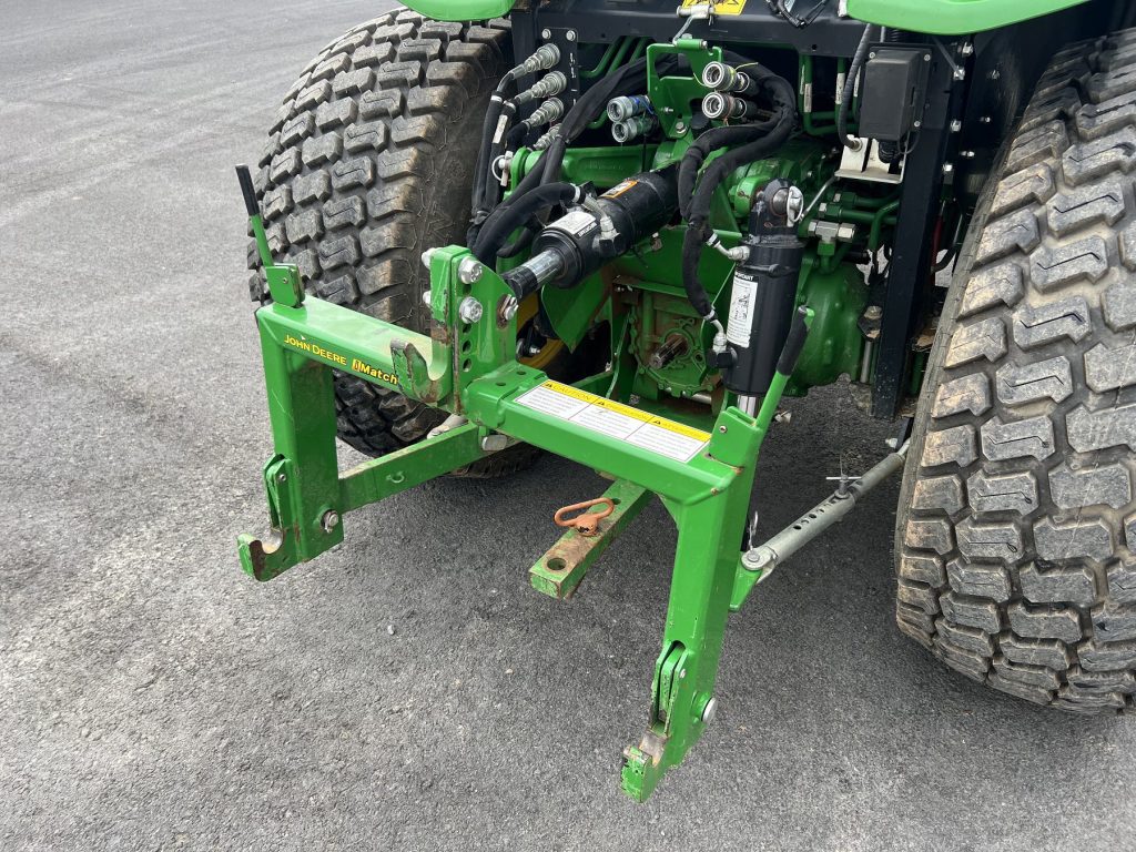 JD 4066R Tractor - Image 3