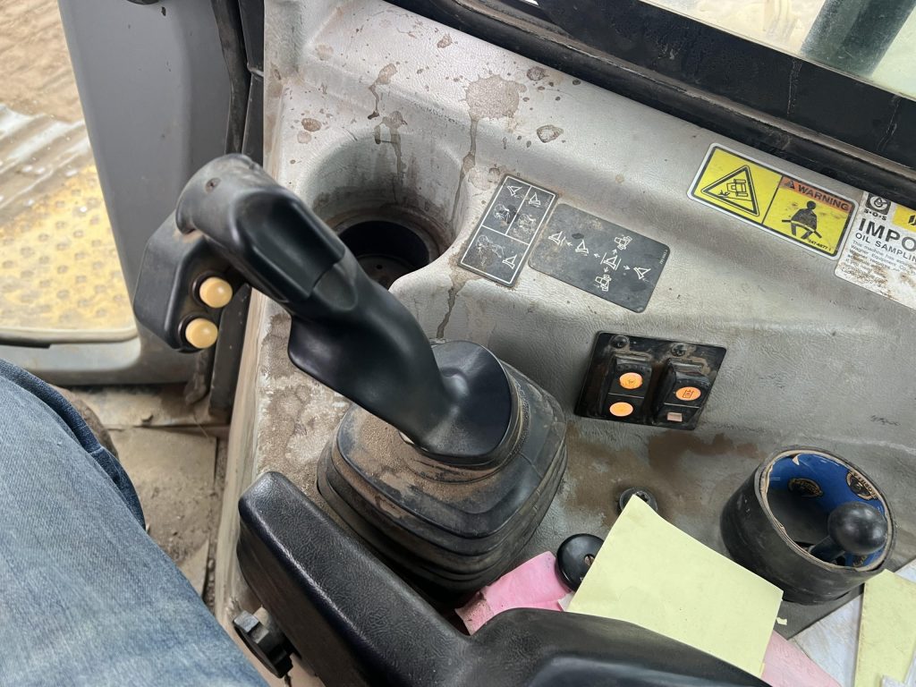 2014 Cat D6T XW - Image 4